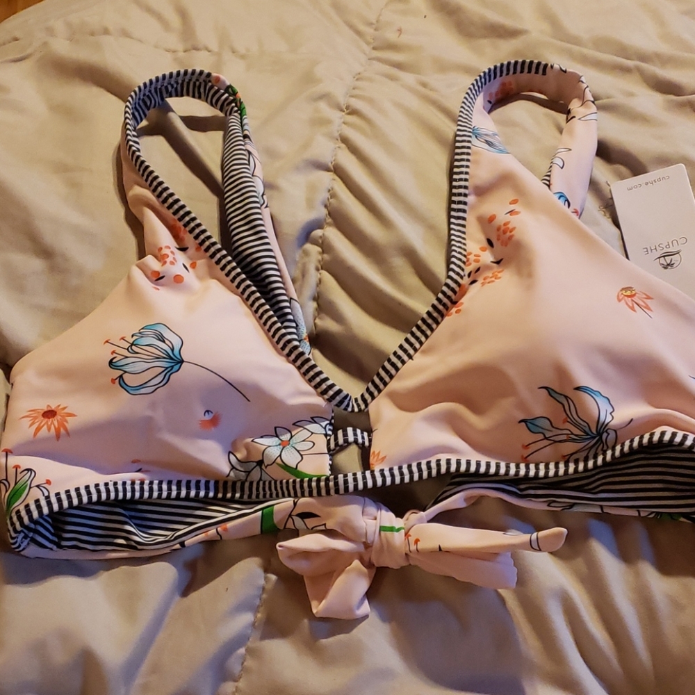 Cupshe Reversible bikini set. XXL NWT